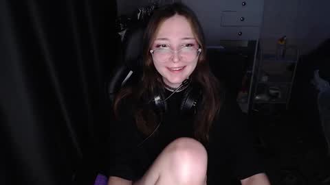 Snapshot of ameliakamishiro chatting on December 2025 04:47:01 PM Amelia online show from December 2025 04:47:01 PM