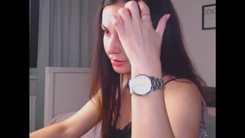 amelinamersi online show from September 2025 05:01:01 PM