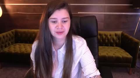 amellymillyy online show from September 2025 05:46:01 AM