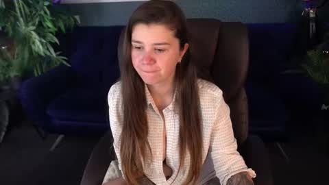 amellymillyy online show from October 2025 09:52:02 AM