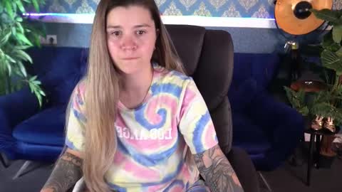 amellymillyy online show from November 2025 07:52:02 PM