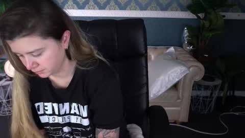 amellymillyy online show from March 2026 05:52:01 AM