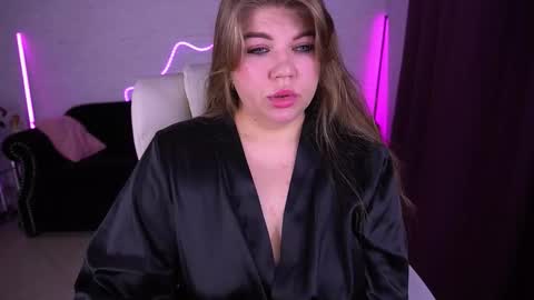 Alina online show from November 2025 02:01:01 PM