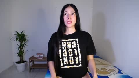 Snapshot of amelycaro chatting on January 2025 04:30:02 AM Amely  online show from January 2025 04:30:02 AM