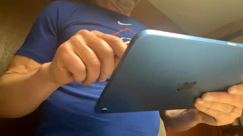 Snapshot of american_ron chatting on February 2026 05:00:02 AM american_ron online show from February 2026 05:00:02 AM