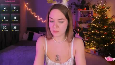 Snapshot of ami_amour_ chatting on December 2024 08:36:02 PM Hi-hi I am Kate welcome to my sexy room online show from December 2024 08:36:02 PM