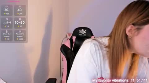 Hi-hi I am Kate welcome to my sexy room online show from November 2025 01:09:02 PM