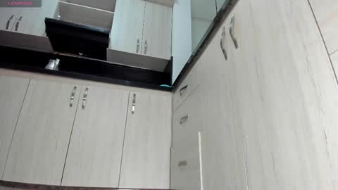 Amelya online show from December 2025 01:18:01 PM