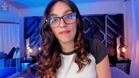 ammy_glow online show from January 2026 03:33:01 AM