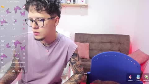 Snapshot of ammy_n_tyler chatting on December 2024 09:06:02 AM ammy and thyler online show from December 2024 09:06:02 AM