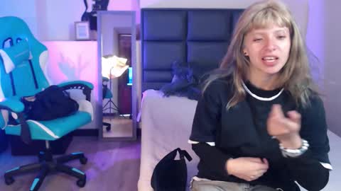 Amnesia online show from November 2025 01:00:01 PM