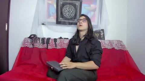 Amoneth online show from November 2025 07:01:02 PM