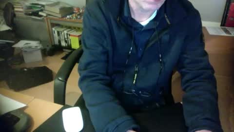 Snapshot of amor2200 chatting on December 2024 07:38:02 PM Amor2200 online show from December 2024 07:38:02 PM