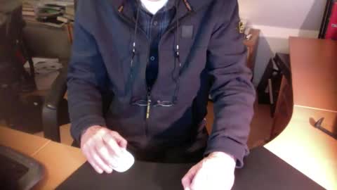 Snapshot of amor2200 chatting on December 2024 07:01:01 PM Amor2200 online show from December 2024 07:01:01 PM