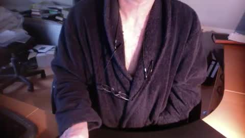 Snapshot of amor2200 chatting on December 2024 12:45:01 PM Amor2200 online show from December 2024 12:45:01 PM