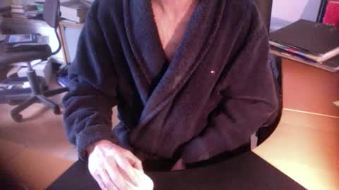 Snapshot of amor2200 chatting on January 2025 08:32:02 AM Amor2200 online show from January 2025 08:32:02 AM