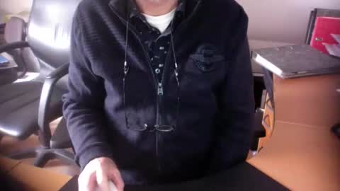 Snapshot of amor2200 chatting on February 2025 09:41:01 AM Amor2200 online show from February 2025 09:41:01 AM