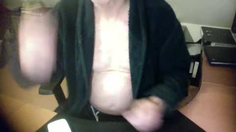 Snapshot of amor2200 chatting on February 2026 11:08:02 PM Amor2200 online show from February 2026 11:08:02 PM