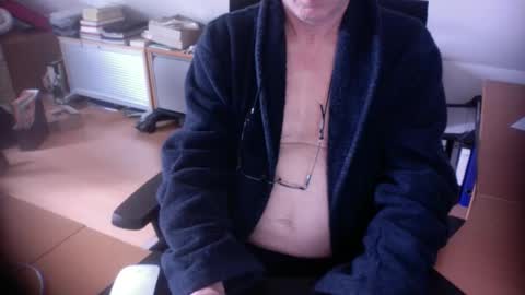 Snapshot of amor2200 chatting on March 2026 11:06:01 AM Amor2200 online show from March 2026 11:06:01 AM
