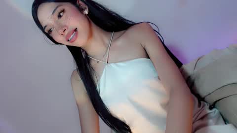 Snapshot of amor_pleasure chatting on December 2024 07:51:02 AM Belle Tylor online show from December 2024 07:51:02 AM