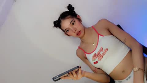 Snapshot of amor_pleasure chatting on January 2025 06:45:01 AM Belle Tylor online show from January 2025 06:45:01 AM