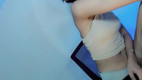 Snapshot of amor_pleasure chatting on January 2025 06:43:02 AM Belle Tylor online show from January 2025 06:43:02 AM