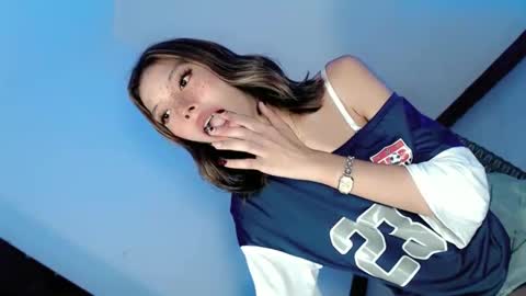 Snapshot of amor_pleasure chatting on January 2025 07:18:01 AM Belle Tylor online show from January 2025 07:18:01 AM