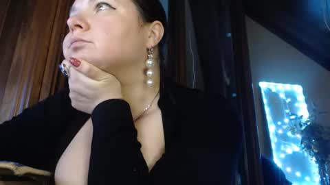 amorelara online show from December 2024 01:17:01 PM