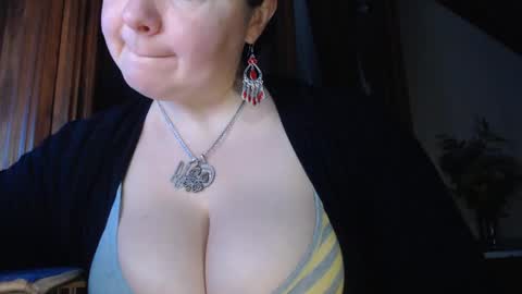 amorelara online show from February 2025 04:14:01 AM