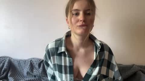 amorelle_ online show from April 2026 10:10:01 AM