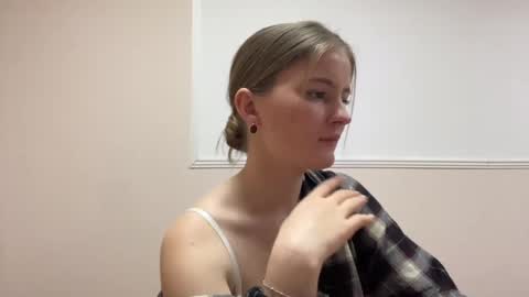 amorelle_ online show from April 2026 09:12:02 PM