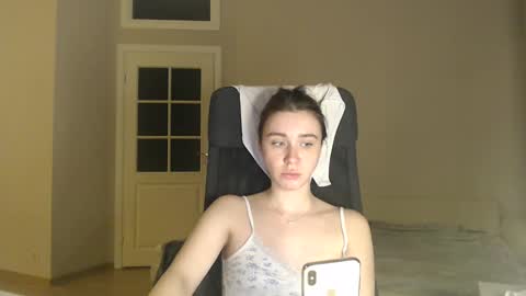 Snapshot of amoremeoww chatting on January 2025 04:08:01 PM miss unforgettable online show from January 2025 04:08:01 PM