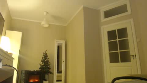 Snapshot of amoremeoww chatting on January 2025 02:08:02 PM miss unforgettable online show from January 2025 02:08:02 PM