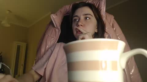 Snapshot of amoremeoww chatting on February 2025 04:36:02 AM miss unforgettable online show from February 2025 04:36:02 AM