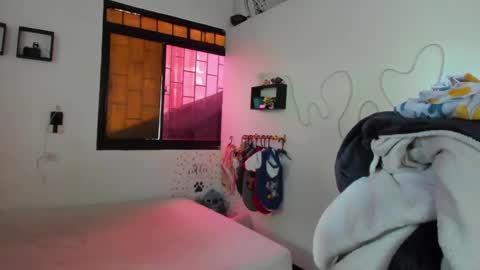 AmyEloise online show from October 2025 04:16:01 PM