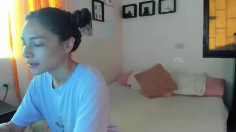 AmyEloise online show from November 2025 04:06:01 PM