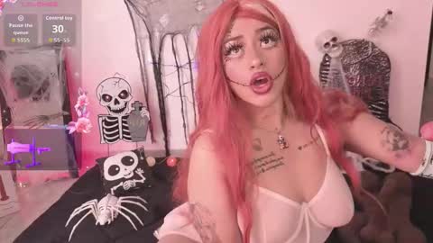 Snapshot of amy_nicolee chatting on October 2025 03:54:01 PM Little Slut Nicolee online show from October 2025 03:54:01 PM