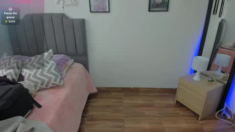 Amy sophia 3 online show from November 2025 01:28:01 PM