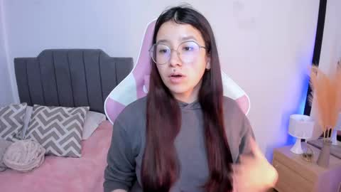 Snapshot of amy_sophiaa chatting on April 2026 11:30:02 AM Amy sophia 3 online show from April 2026 11:30:02 AM