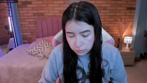 Snapshot of amy_sophiaa chatting on May 2026 11:28:01 AM Amy sophia 3 online show from May 2026 11:28:01 AM