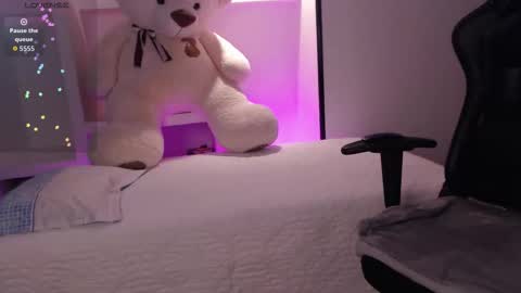 Mia Cristancho online show from February 2026 09:22:01 PM