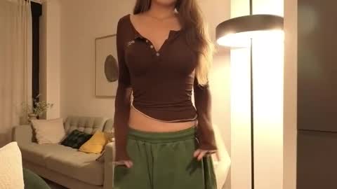 girl next door named Amy online show from January 2026 07:44:02 AM