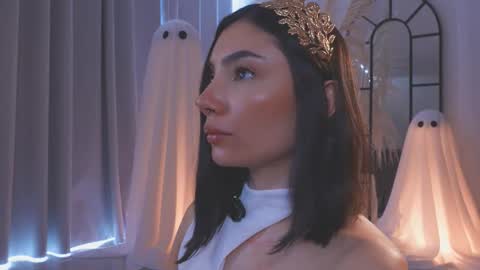 Amy Armstrong online show from October 2025 08:21:02 PM