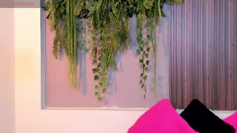 My name is AMY... Nice to meet you  thumb up me please its important online show from September 2025 04:01:01 PM