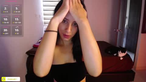 Jenn  online show from October 2025 01:23:04 PM