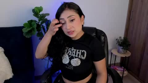 Snapshot of amyross1 chatting on April 2026 10:29:02 PM Aleja online show from April 2026 10:29:02 PM
