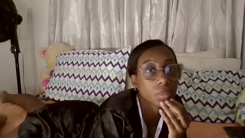 Snapshot of amyrosshot chatting on October 2025 10:40:02 PM Amyross online show from October 2025 10:40:02 PM