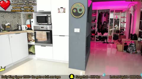 Snapshot of amysuperheroes chatting on November 2025 12:15:02 PM Next stream Dec 3 online show from November 2025 12:15:02 PM