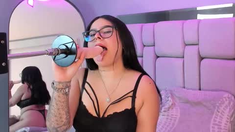 amywhitte_ online show from December 2025 07:55:01 PM