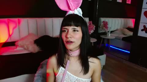 Ana online show from November 2025 01:33:02 PM